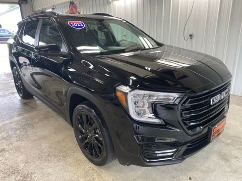 Used 2023 GMC Terrain SLE w/ Driver Convenience Package AWD/4WD image 4