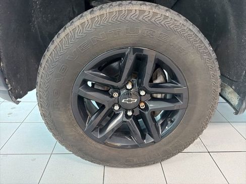 Used 2019 Chevrolet Silverado 1500 Custom Trail Boss w/ Custom Convenience Package image 11