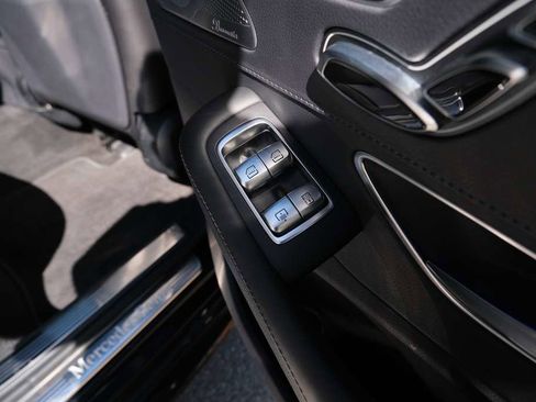 Used 2019 Mercedes-Benz S 560 4MATIC Sedan image 31