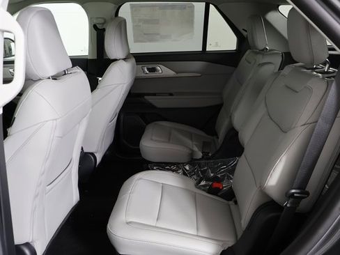 New 2026 Ford Explorer Active w/ Active Comfort Package image 17