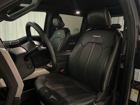 Used 2017 Ford F150 Platinum w/ Equipment Group 701A Luxury image 26