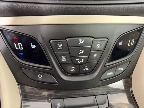 Certified 2020 Buick Envision Essence w/ Experience Buick Package AWD/4WD image 12