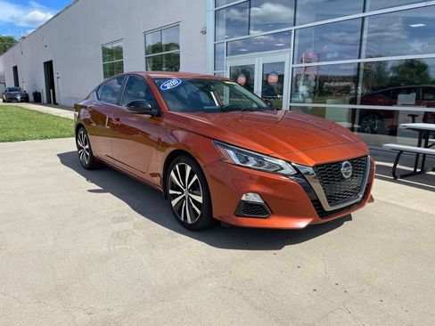 Used 2020 Nissan Altima 2.5 SR w/ Premium Package FWD image 1