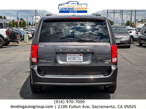 Used 2019 Dodge Grand Caravan SXT FWD image 3
