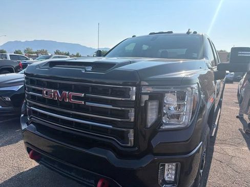Used 2022 GMC Sierra 2500 AT4 AWD/4WD image 3