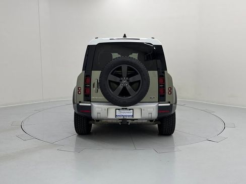 Used 2020 Land Rover Defender 110 SE image 5