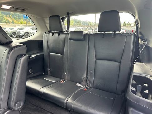 Used 2025 Toyota Grand Highlander AWD image 15