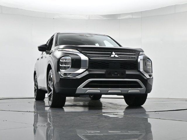 Used 2024 Mitsubishi Outlander SE AWD/4WD image 39