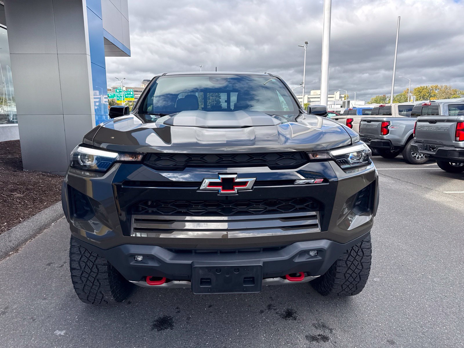 Used 2024 Chevrolet Colorado ZR2 w/ Safety Package AWD/4WD image 3