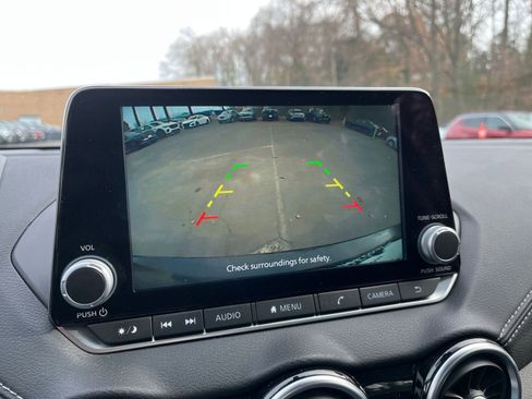 Used 2025 Nissan Sentra SV image 17