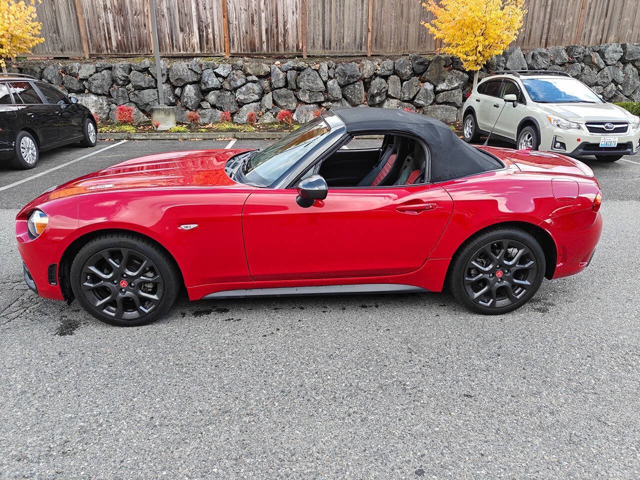 Used 2018 FIAT 124 Spider Abarth w/ Convenience Group RWD image 5