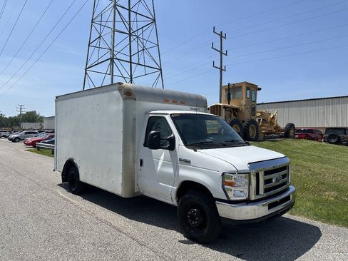 Used 2013 Ford E-450 and Econoline 450 Super Duty RWD image 9