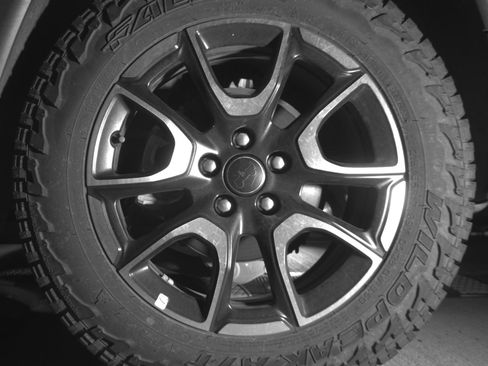 Used 2025 Jeep Compass Trailhawk AWD/4WD image 14