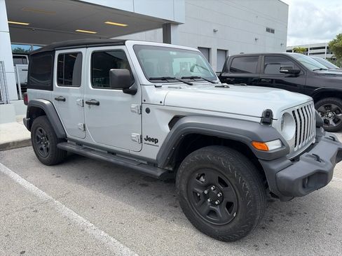 Used 2024 Jeep Wrangler Unlimited Sport AWD/4WD image 2