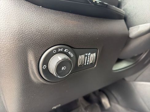 Used 2023 Jeep Compass Trailhawk AWD/4WD image 14