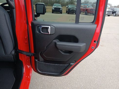 New 2026 Jeep Wrangler Unlimited Sport w/ Convenience Group image 27