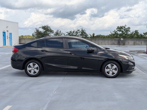 Used 2017 Chevrolet Cruze LS FWD image 4