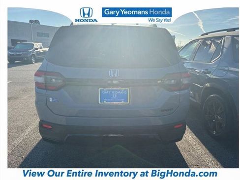Used 2026 Honda Pilot Sport image 12