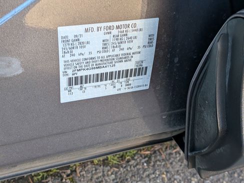 Used 2021 Ford Edge SE image 33