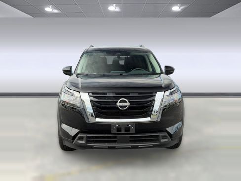Used 2025 Nissan Pathfinder SV FWD image 6