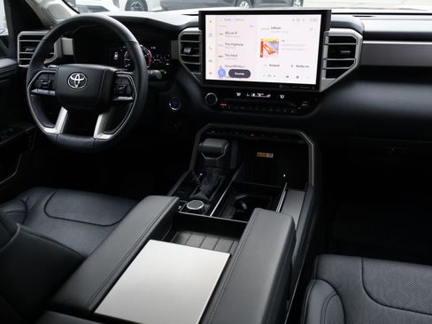 Used 2024 Toyota Sequoia Limited image 21