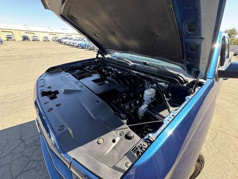 Used 2018 Chevrolet Silverado 1500 LT w/ All Star Edition image 43