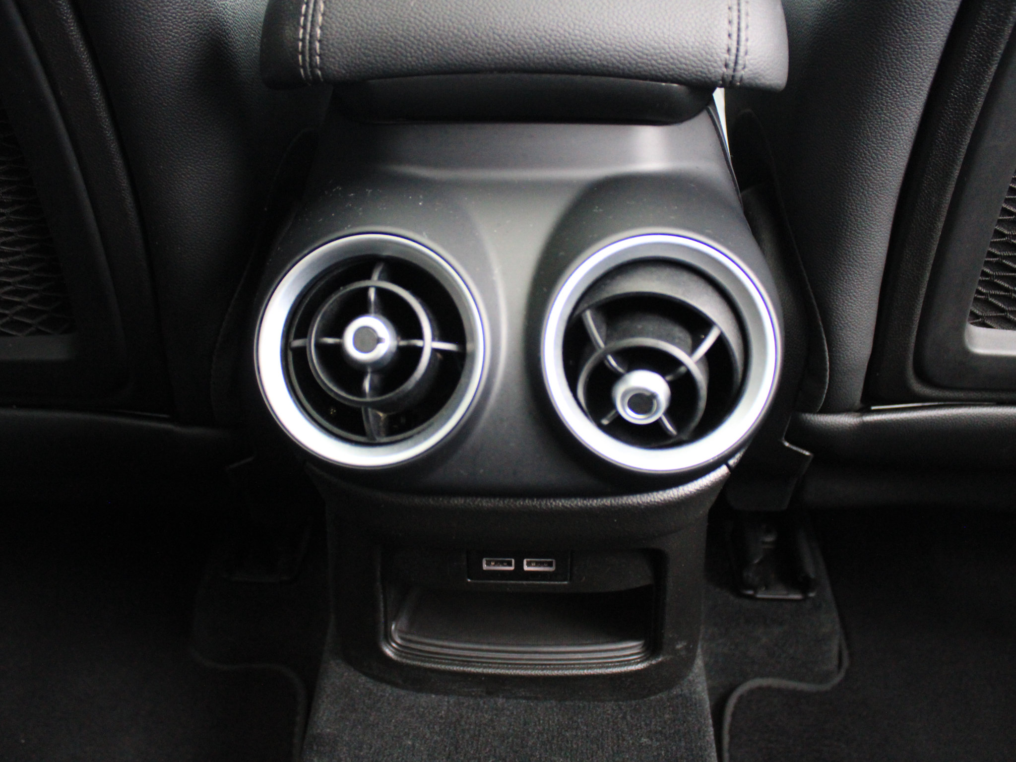 Used 2019 Alfa Romeo Stelvio AWD w/ Nero Edizione image 29