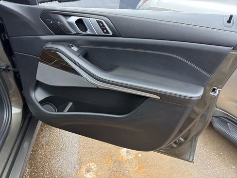 Used 2024 BMW X7 xDrive40i w/ Executive Package image 29