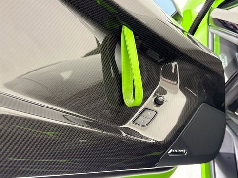 Used 2021 Lamborghini Aventador SVJ AWD/4WD image 17
