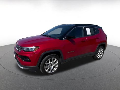 Used 2025 Jeep Compass Limited AWD/4WD image 7
