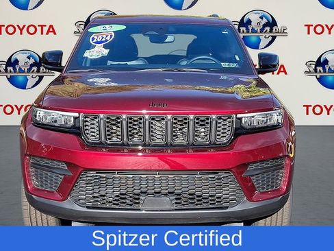 Used 2024 Jeep Grand Cherokee Altitude image 2