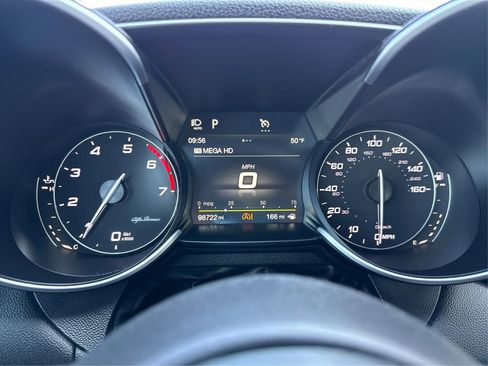 Used 2018 Alfa Romeo Giulia RWD image 15