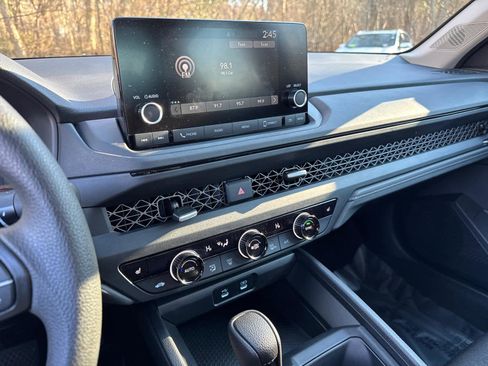 Used 2025 Honda Accord SE image 28