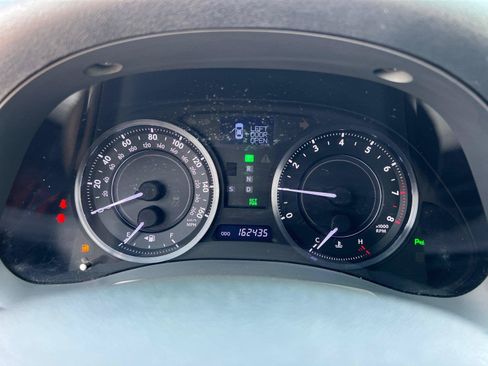 Used 2011 Lexus IS 250C w/ Luxury Pkg RWD image 21