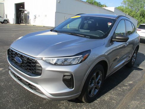 Certified 2024 Ford Escape ST-Line w/ Tech Pack #1 AWD/4WD image 4