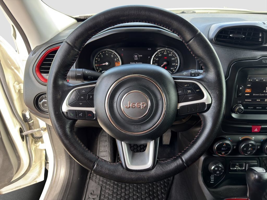 Used 2017 Jeep Renegade Trailhawk AWD/4WD image 26