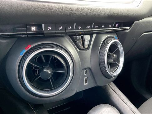 Used 2023 Chevrolet Blazer LT w/ Midnight/Sport Edition image 32