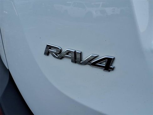 Used 2014 Toyota RAV4 LE image 24