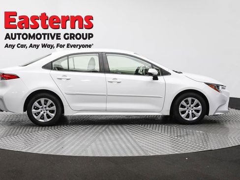 Used 2020 Toyota Corolla LE image 4