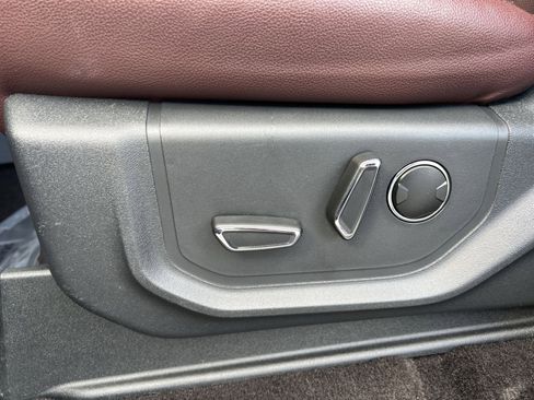 Used 2023 Ford Expedition Max Limited image 14