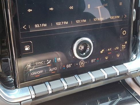 Used 2025 GMC Yukon Denali image 13