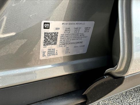 Used 2025 Chevrolet Traverse LT w/ Sun and Wheel Package FWD image 36