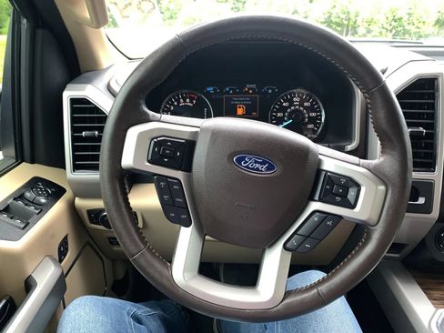 Used 2019 Ford F150 Lariat RWD image 12