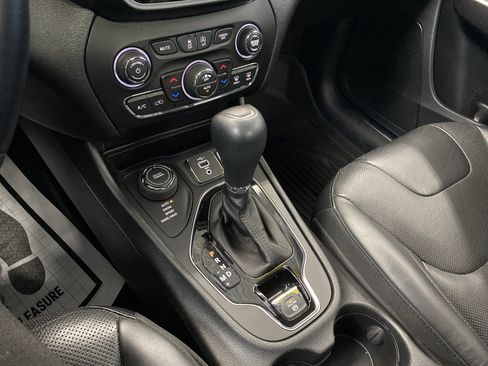 Certified 2019 Jeep Cherokee Limited w/ Trailer Tow Group image 14