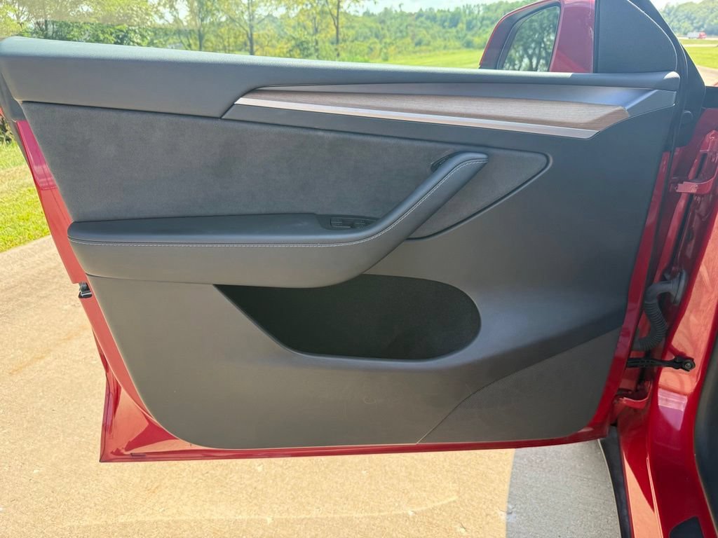 Used 2023 Tesla Model Y Long Range AWD/4WD image 27