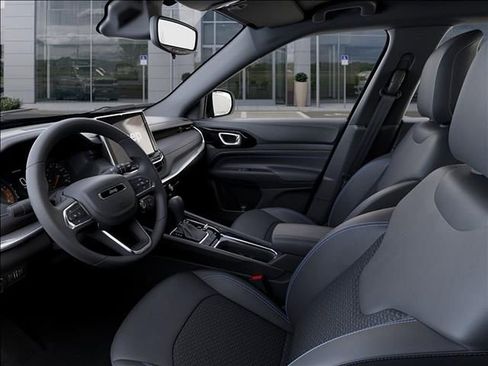 New 2026 Jeep Compass Latitude AWD/4WD image 22