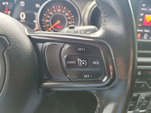 Used 2018 Jeep Wrangler Unlimited Sport S AWD/4WD image 30