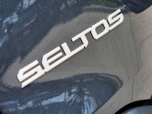 New 2026 Kia Seltos EX image 8