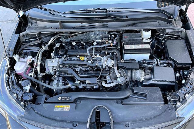 Used 2025 Toyota Corolla SE w/ SE Package FWD image 9
