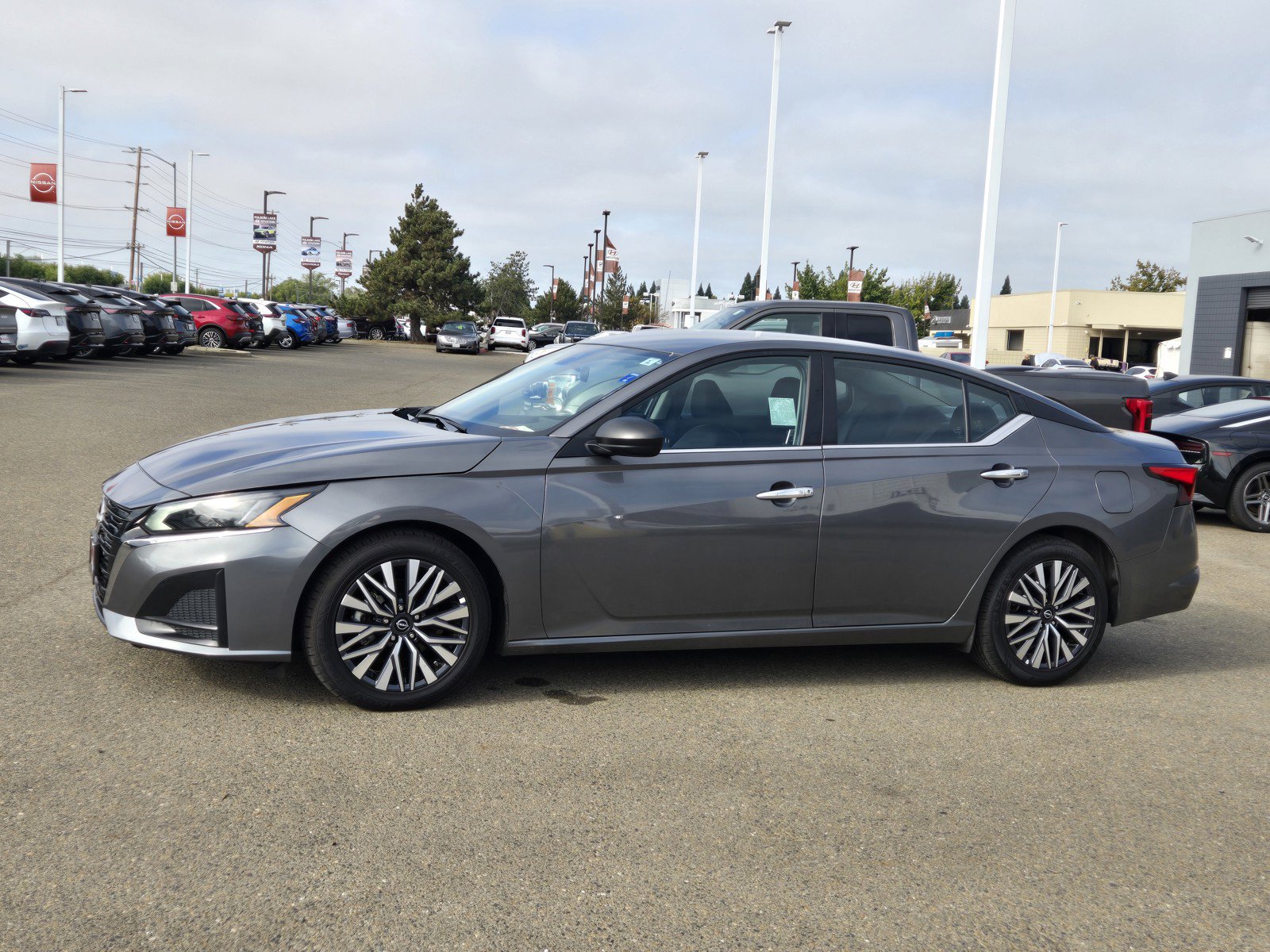 Certified 2025 Nissan Altima 2.5 SV FWD image 7